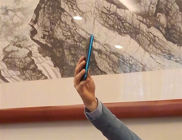 Redmi'nin Snapdragon 855'li Yeni Telefonunun Gerçek Görüntüleri Ortaya Çıktı