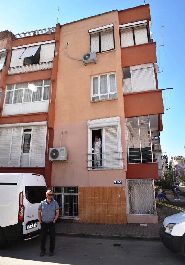 Trans Birey, Evinde 7 Bıçak Darbesiyle Öldürülmüş Halde Bulundu!