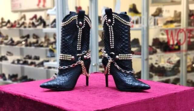 87 Bin Liralık Çizme Rus Koleksiyonere Satıldı