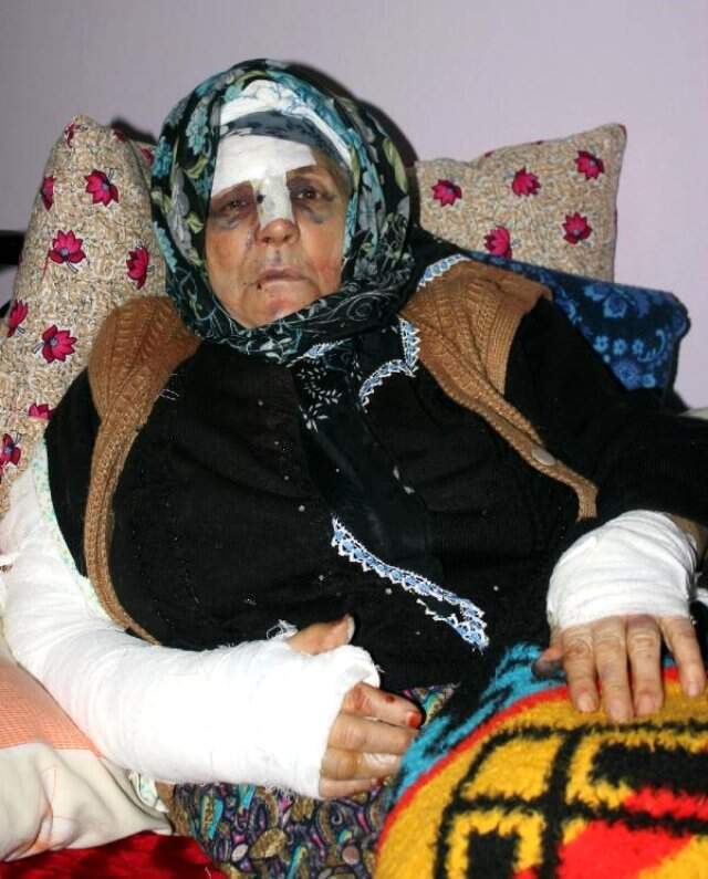 Yaşlı Kadının Parmağını Kırıp Yüzüğünü Gasbeden Komşuya 13,5 Yıl Hapis Yaşlı Kadının Parmağını Kırıp Yüzüğünü Çalan Cani Komşunun Cezası Belli Oldu!