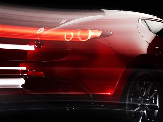 Yeni Mazda3'ün <a class='keyword-sd' href='/photoshop/' title='Photoshop'>Photoshop</a> İçermeyen Fotoğrafları Yayımlandı
