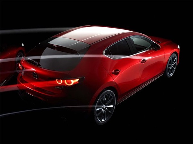 Yeni Mazda3'ün Photoshop İçermeyen Fotoğrafları Yayımlandı