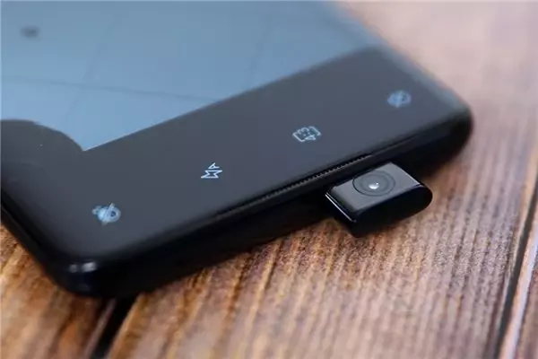 Oneplus 7'nin Piyasadaki Devleri Utandıracak En İyi 6 Özelliği