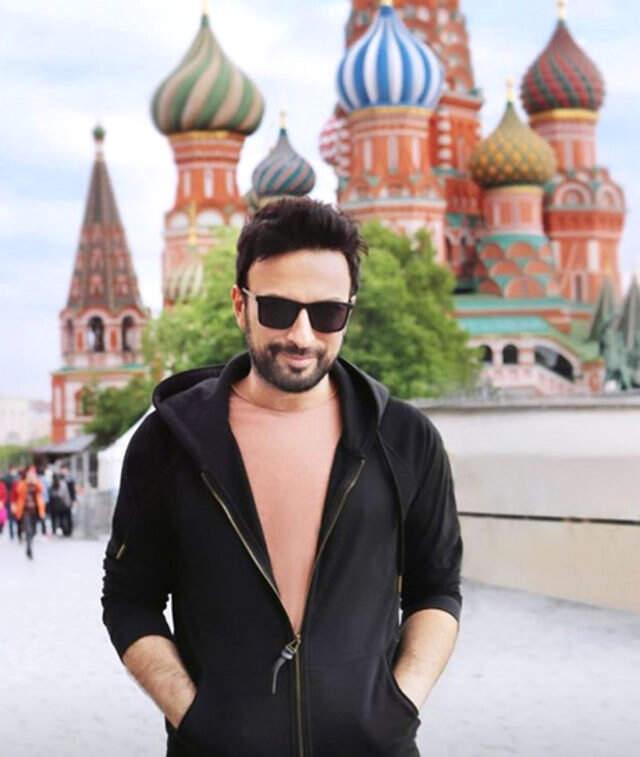 Tarkan, Eşi Pınar Tevetoğlu ile Romantik Anlarını Sosyal Medya Hesabından Takipçilerinin Beğenisine Sundu