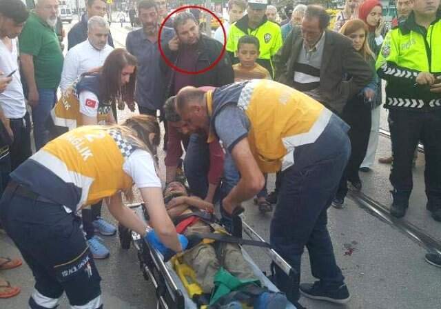 Vicdansız Baba, Araba Çarpan Küçük Oğlunu Mendil Sattırmak İçin Hastaneden Kaçırdı Vicdansız Baba, Araba Çarpan Küçük Oğlunu Mendil Sattırmak İçin Hastaneden Kaçırdı