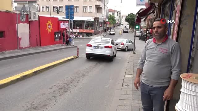 Yaşlı Kadın Kamyonetin Altında Metrelerce Sürüklendi, Feci Kaza Anları Saniye Saniye Kaydedildi