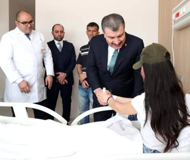 Yüzüne Kezzap Atılan Berfin'in Tedavisi Devlet Tarafından Karşılanacak Yüzüne Kezzap Atılan Berfin'in Tedavisi Devlet Tarafından Karşılanacak