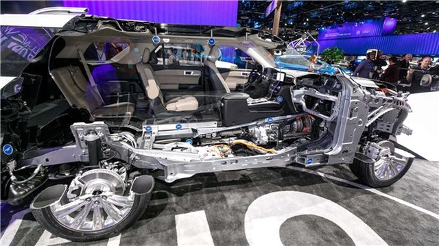 Ford, Hibrit Kamyonetler ve Suv'lar Üretmek İçin Kolları Sıvadı