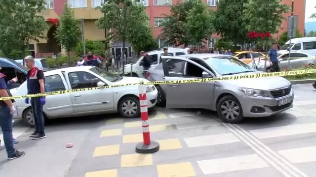 Jandarma ile Uyuşturucu Satıcıları Arasında Çatışma Çıktı! 2 Yaralı