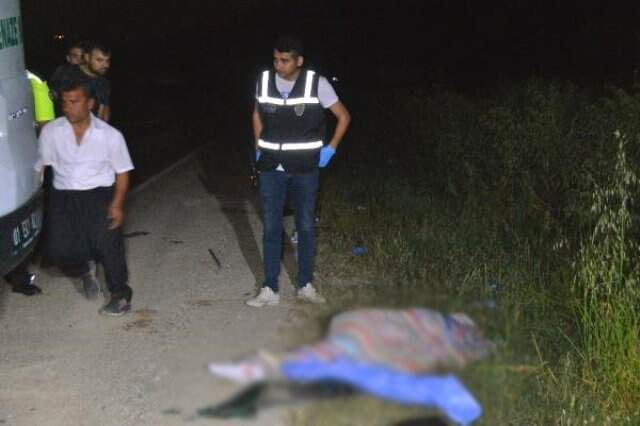 Şarampole Yuvarlanan Otomobilden Fırlayan 1 Kişi Feci Şekilde Can Verdi Şarampole Yuvarlanan Otomobilden Fırlayan 1 Kişi Feci Şekilde Can Verdi