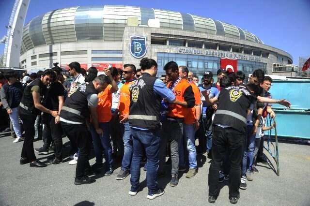 Başakşehirli Taraftarlar 10 Otobüsle Yola Çıktı Başakşehirli Taraftarlar 10 Otobüsle Yola Çıktı