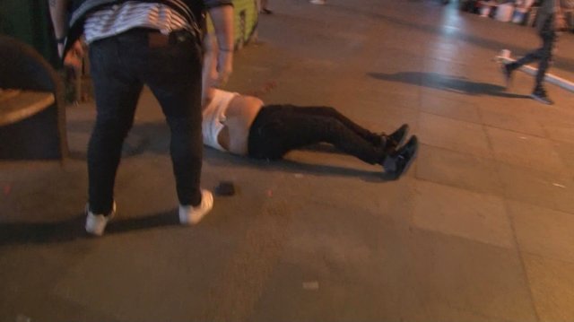 Bağdat Caddesi'nde Şampiyonluk Turu Atan Galatasaraylı Taraftarlara Saldırı