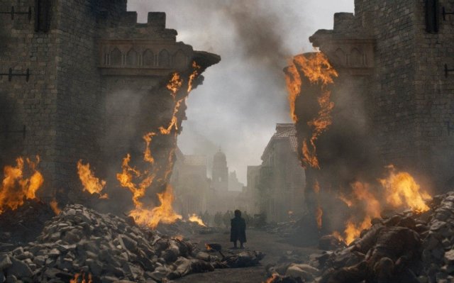 Game Of Thrones'ta Bir Hata Daha! Final Bölümünde Su Şişesi Unutuldu