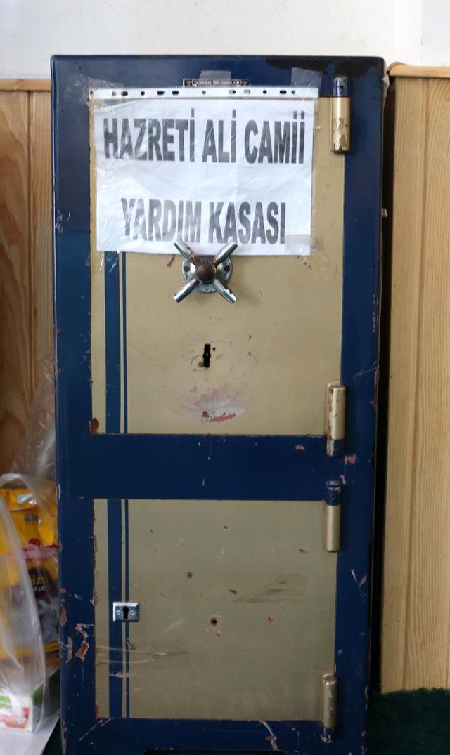 Yaşlı Adam, Camideki Kasadan Para Çalarken Suçüstü Yakalandı