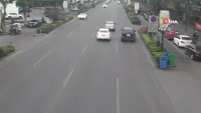 Arkadaşından Ödünç Aldığı 4 Milyon TL Değerindeki Ferrari'yle Kaza Yaptı! Olay Anbean Kameralara Yansıdı