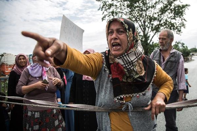 Uyuşturucu Satılmasından Rahatsız Olan Kadınlar, Yol Kapatma Eylemi Yaptı