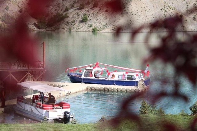 Devlet Adamlarını Ağırlayan