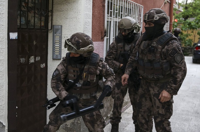 Ünlü Oyuncuyu da Tuzağa Düşüren Dolandırıcılık Çetesi Çökertildi