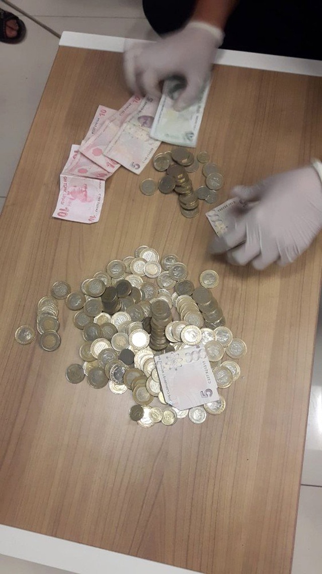Dilencinin Üzerinden Çıkan Para Görenleri Şaşkına Çevirdi