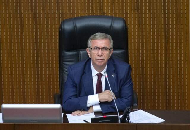 Mansur Yavaş'ın Talimatıyla Ankara Büyükşehir Belediyesinde Araç Sayısı Azaltılmaya Başladı Mansur Yavaş'ın Talimatıyla Ankara Büyükşehir Belediyesinde Araç Sayısı Azaltılmaya Başlandı