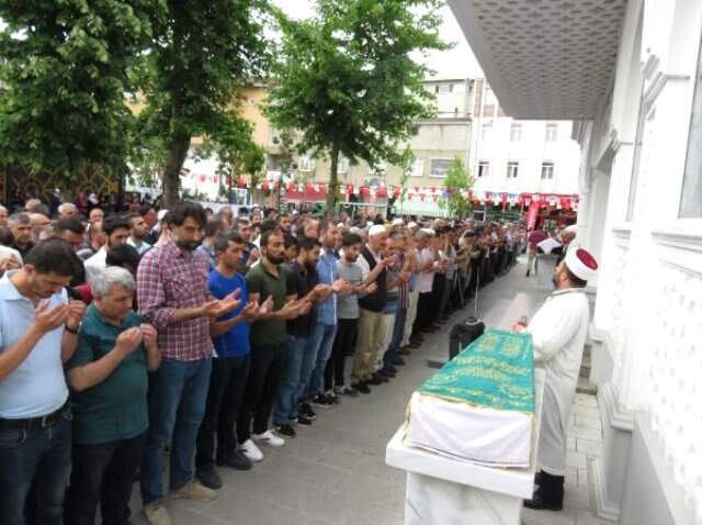 Sancaktepe'de İlaçlama Aracının Çarptığı 5 Yaşındaki Elif Nur Hayatını Kaybetti İlaçlama Aracının Çarptığı 5 Yaşındaki Çocuk Hayatını Kaybetti