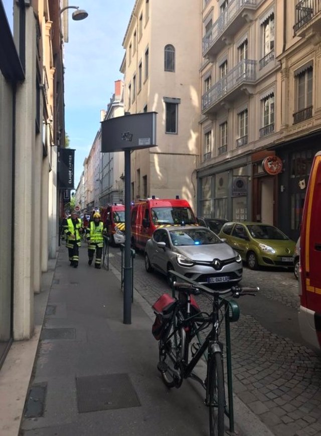 Fransa'da Bombalı Saldırı! Yaralılar Var