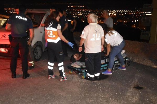 15 Metrede Asılı Kalan Aracın Sürücüsü Bir Türlü Uyandırılamadı