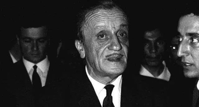 Necip Fazıl Kısakürek kimdir? Necip Fazıl Kısakürek nereli, neden öldü?