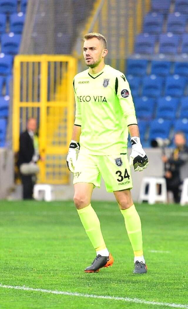 Fenerbahçe, Emre Belözoğlu'ndan Sonra Mert Günok'u da Transfer Ediyor