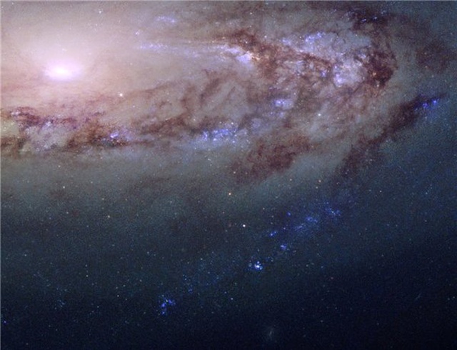 NASA, Messier 90 Galaksisinin Yüksek Çözünürlüklü Fotoğrafını Yayımladı