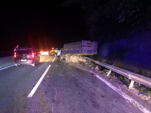 Düzce'de Yolcu Otobüsü Traktörle Çarpıştı: 1 Ölü, 12 Yaralı