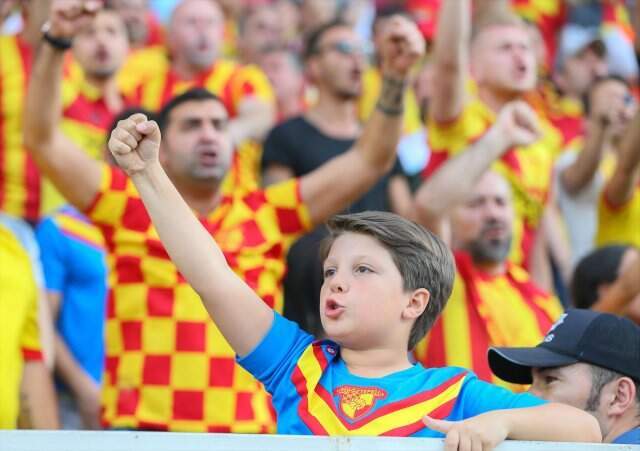 Göztepe Ligde Kalınca Gözyaşları Sel Oldu Göztepe Ligde Kalınca Gözyaşları Sel Oldu