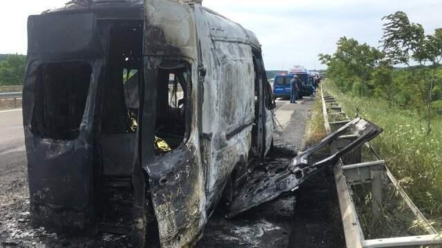 Son Dakika! Ambulansta Oksijen Tüpü Patladı: 3 Yaşındaki Çocuk Hayatını Kaybetti Ambulansta Oksijen Tüpü Patladı: 3 Yaşındaki Çocuk Hayatını Kaybetti