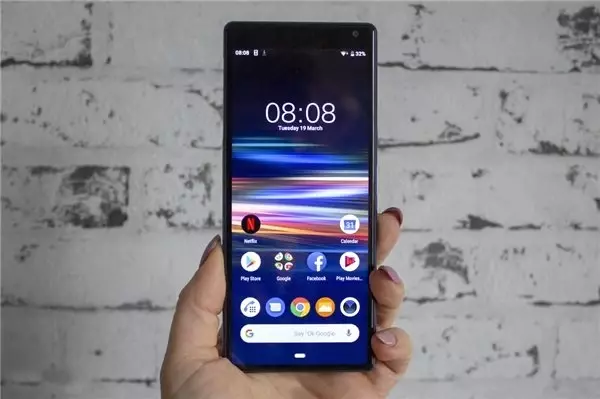 İddia: Sony'nin Katlanabilir Ekranlı Telefonu, 'Xperia F' Adıyla Gelecek