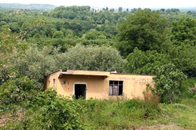 Samsun'da oluşan heyelanlar halkı tedirgin ediyor