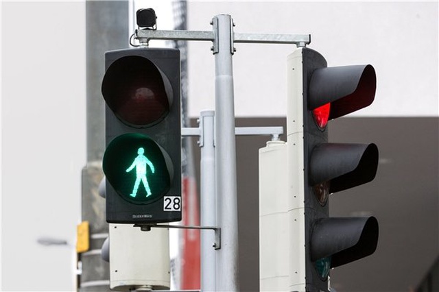 Yeni Nesil Trafik Işıkları, Ne Zaman Karşıdan Karşıya Geçeceğinizi Tahmin Ediyor