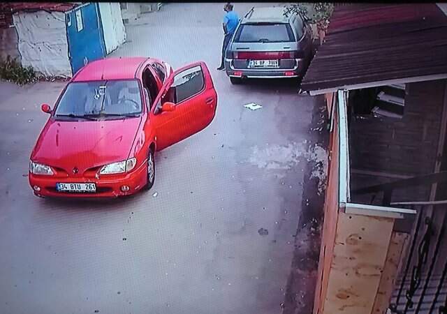 Sapığın zihinsel engelli genç kızı taciz ettiği an kamerada!