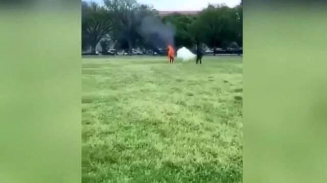 Beyaz Saray önünde kendisini ateşe veren adam öldü