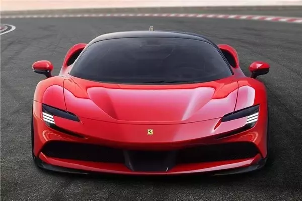 Ferrari, İlk Hibrit Otomobili SF90 Stradale'i Tanıttı (Video)