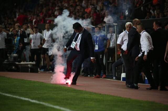Hatayspor-Gazişehir Gaziantep maçında iki taraftar gözaltına alındı Hatayspor-Gazişehir Gaziantep maçında iki taraftar gözaltına alındı