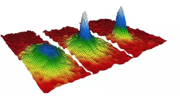 Stephan Hawking'in Teorisi Hakkında Gelişme: Kara Delikler Zamanla Buharlaşıyor