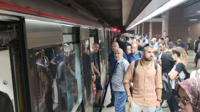 Marmaray'da seferler gecikmeli olarak yapılıyor