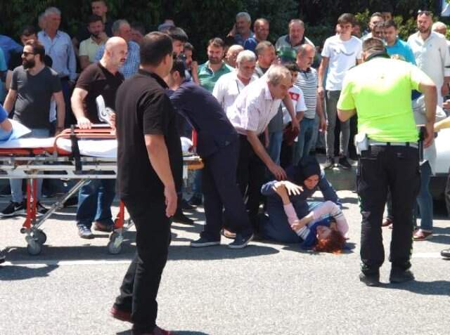 Bursa'da 1 saat arayla iki kadına otomobil çarptı! Vatandaşlar isyan etti Aynı noktada 1 saat arayla 2 kaza! Vatandaşlar isyan etti