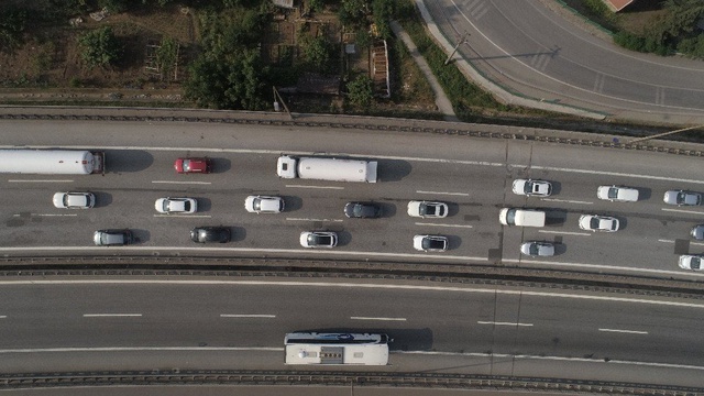 TEM Otoyolu'nda bayram trafiği! Durma noktasına geldi