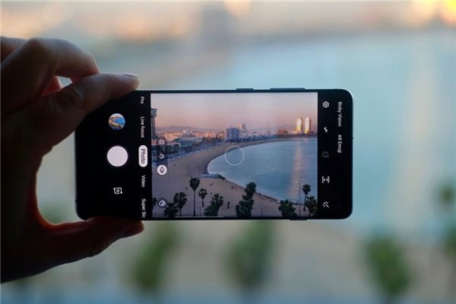 Galaxy S10'un Ultra Geniş Açılı Kamerasına WhatsApp'ta Nasıl Erişilir?