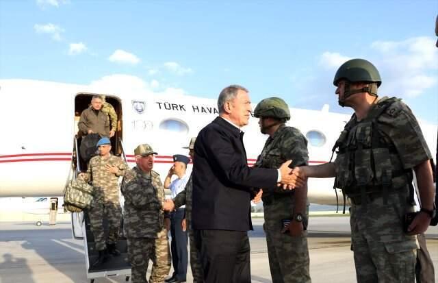 Bakan Hulusi Akar: Generallerimizle ilgili ileri geri konuşmak kimsenin haddi değil