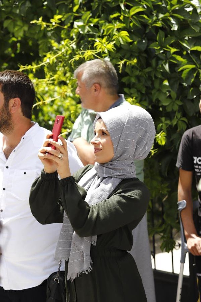Bunalıma giren adam eşi kendisini terk edince evini ateşe verip intihara kalkıştı