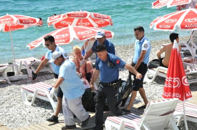 Ölüm tatil için geldiği Antalya'da, kumsalda yakaladı