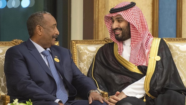 Sudan: <a class='keyword-sd' href='/turkiye/' title='Türkiye'>Türkiye</a>'den Rusya'ya pek çok ülke neden gelişmeleri yakından takip ediyor?