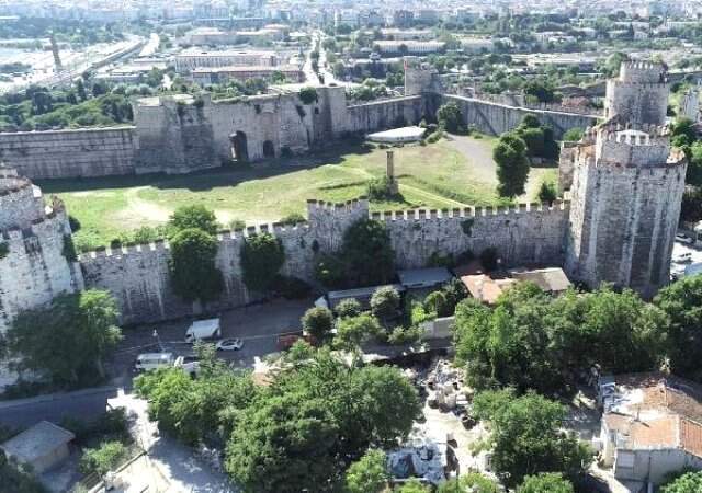 16 asırlık tarihi İstanbul surları 